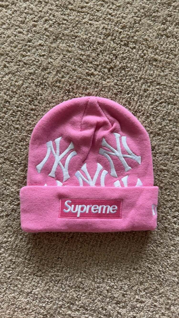 Supreme New Era New York Yankees Box Logo Beanie Pink